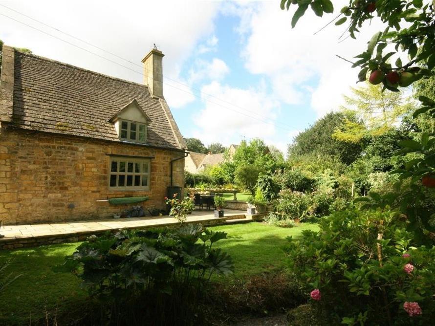 Tumbledown Broadway (Worcestershire)
