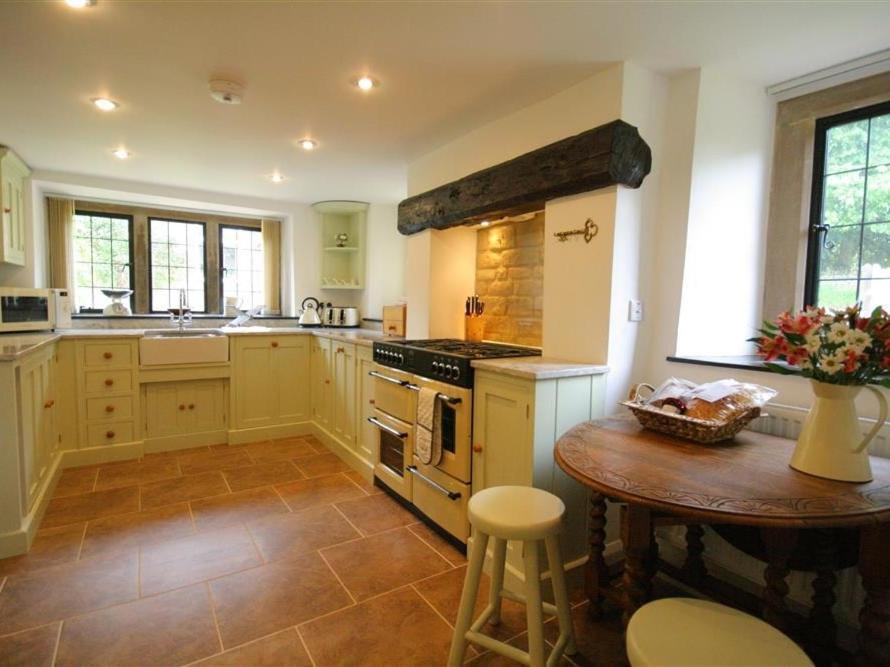 Tumbledown Broadway (Worcestershire)