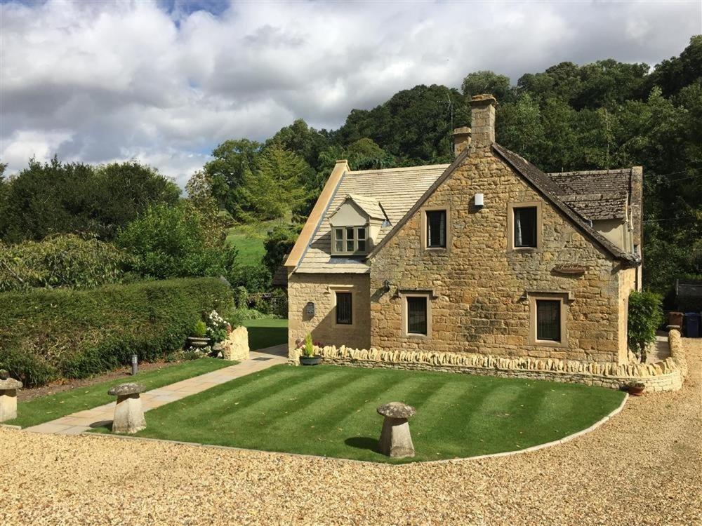 Tumbledown Broadway (Worcestershire)